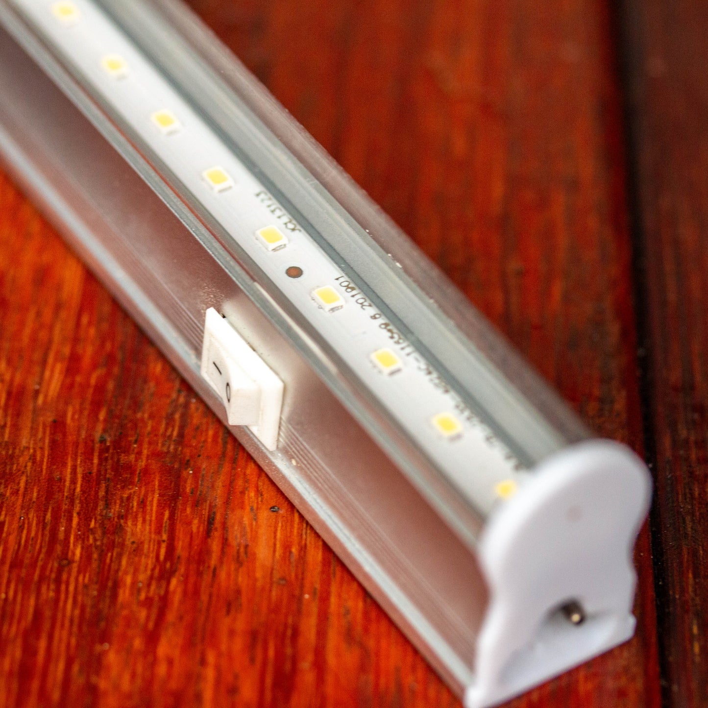 1200mm Professional LED Grow Light 20W for 1020 microgreen tray racks NZ Compact LED baton light with mounting clips for indoor plant propagation and shelving units 